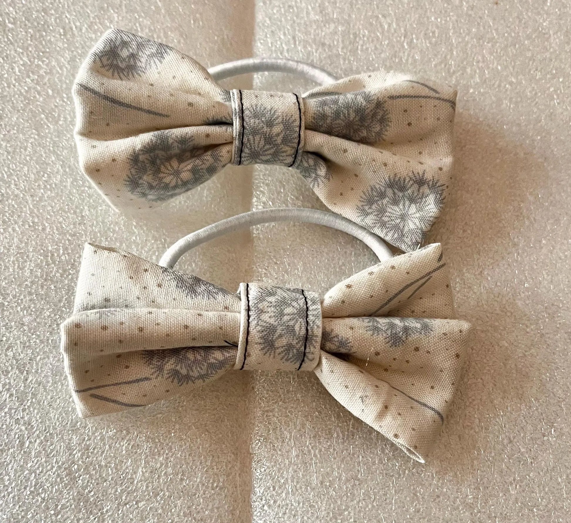 Handmade bow hair ties , Hair accessories, set of 4 image 1