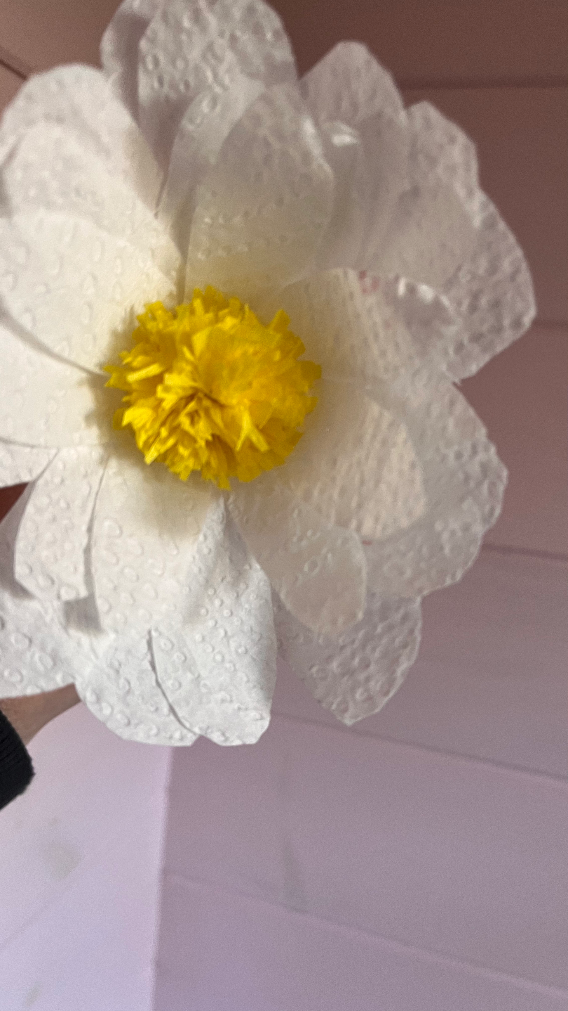 White Daisy paper flower image 1